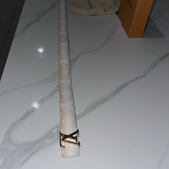 LV Louis Vuitton reversible, ombre pink belt size 85 - Picture 5 of 5